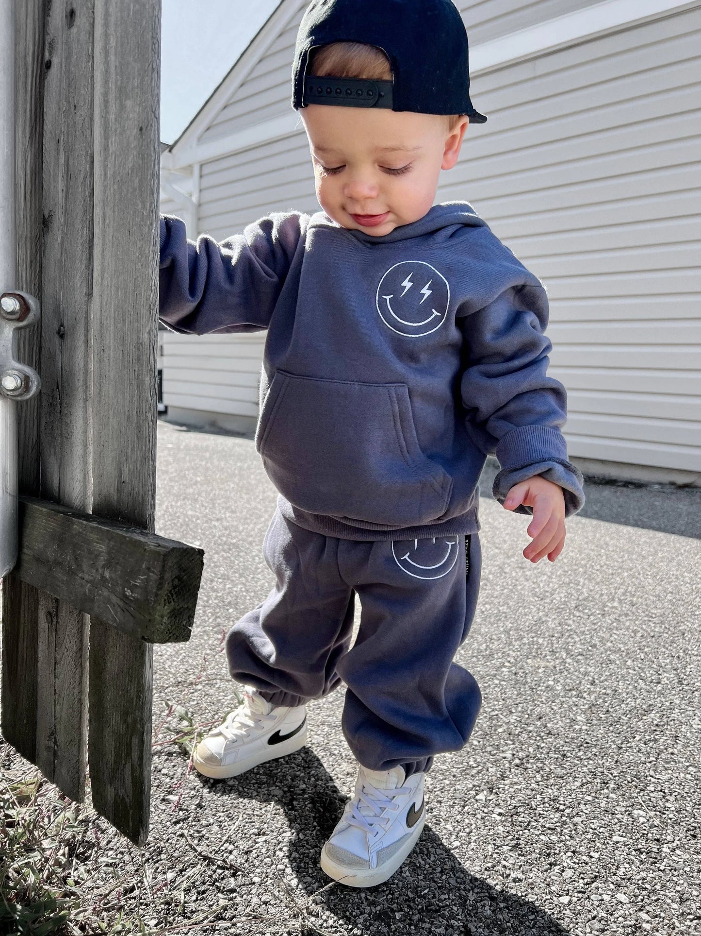 STAY COZY • SMILEY SWEATSUIT