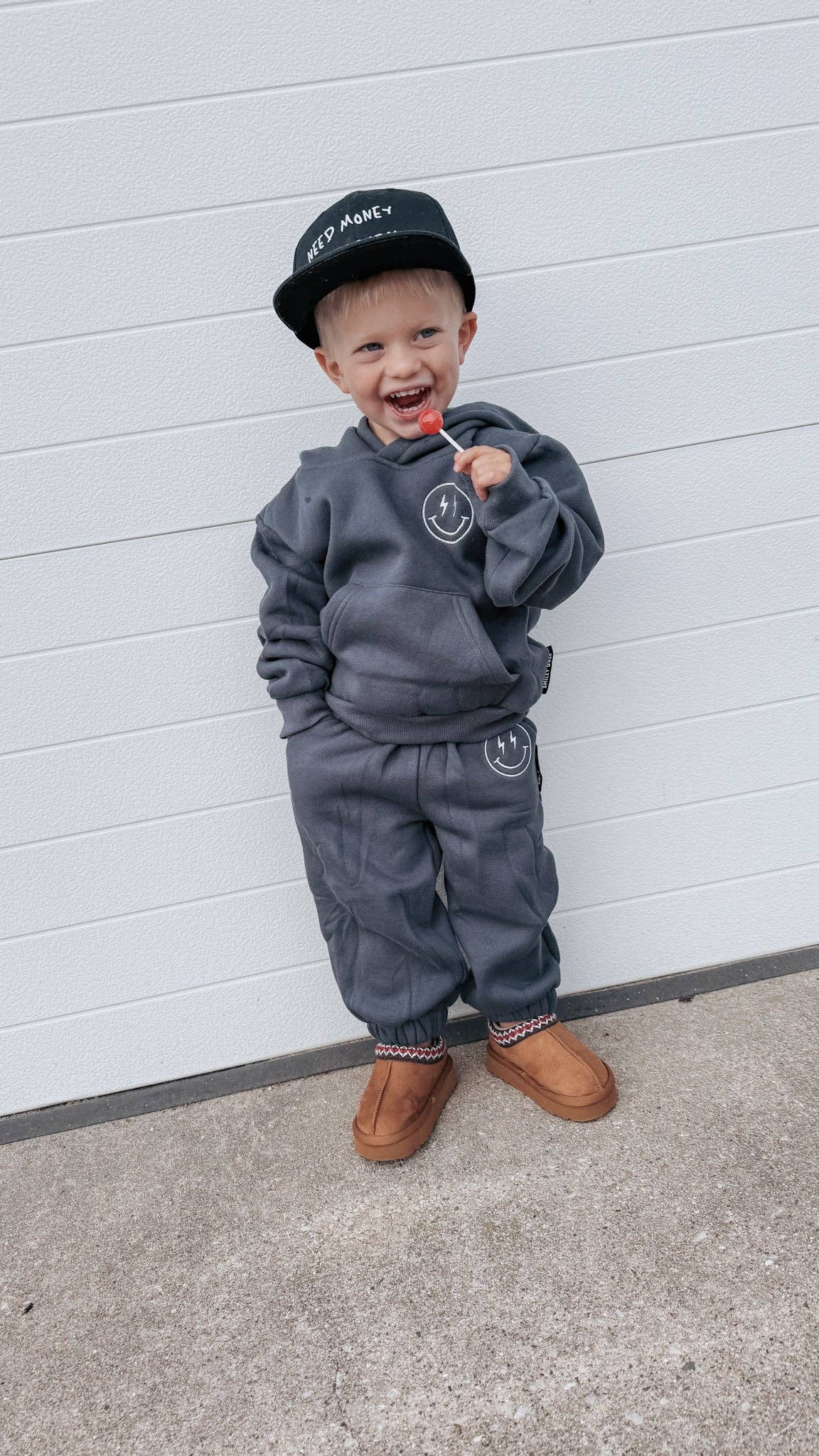 STAY COZY • SMILEY SWEATSUIT